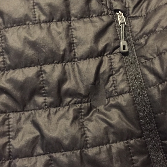 EUC Patagonia W's Nano Puff Jacket in Black - Picture 3 of 3
